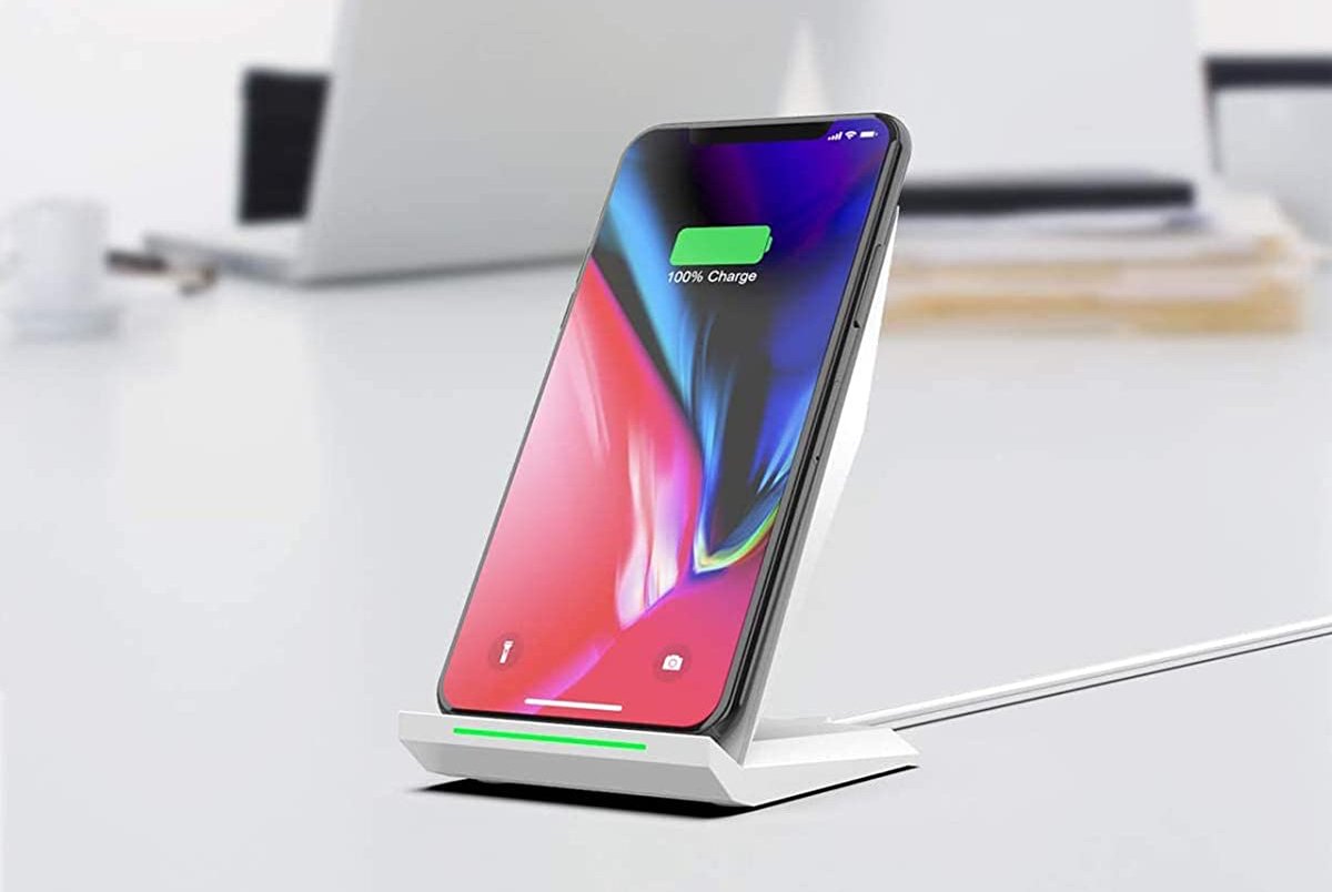 NANAMI Qi Certified Wireless Charging Stand