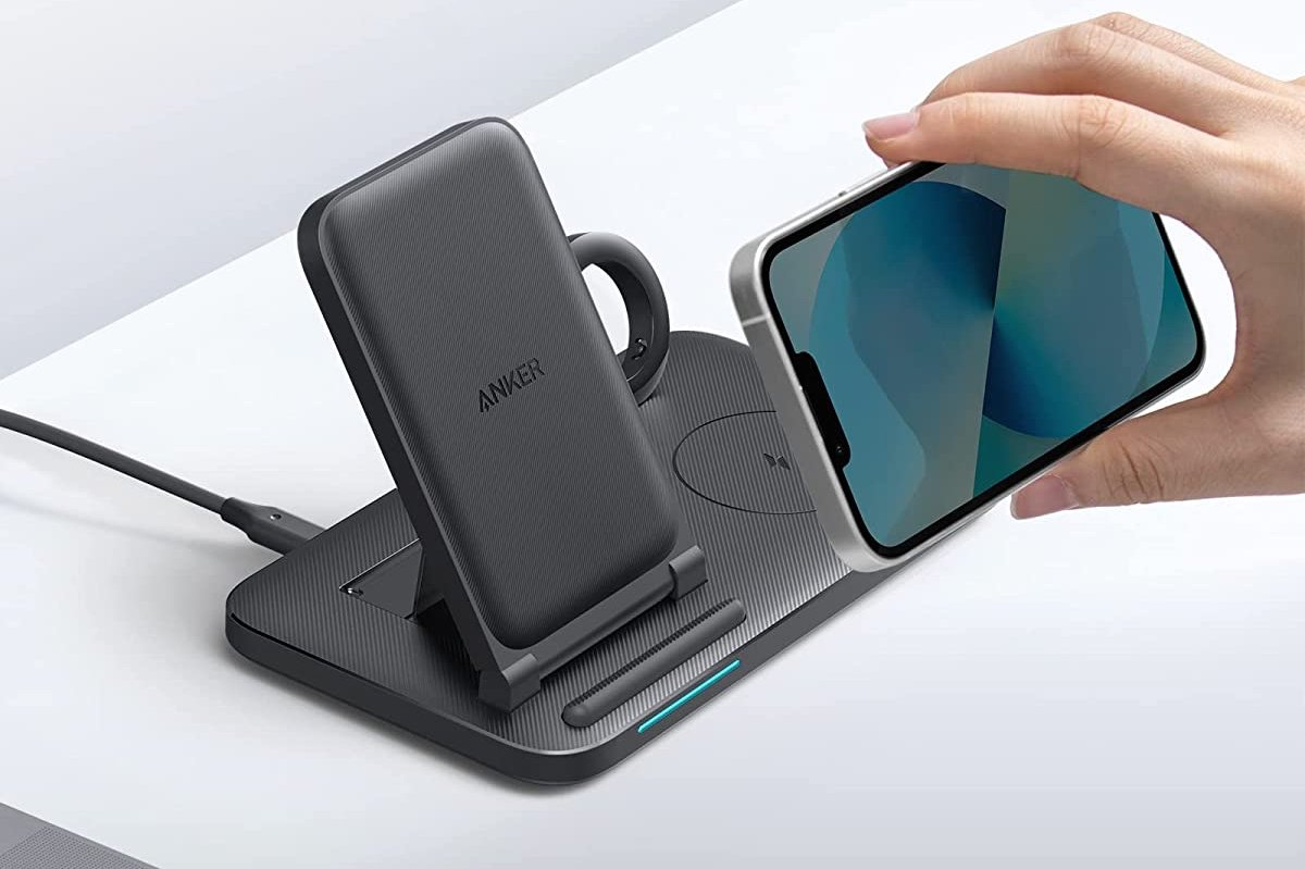 Anker Foldable 3-in-1 Wireless Charging Station