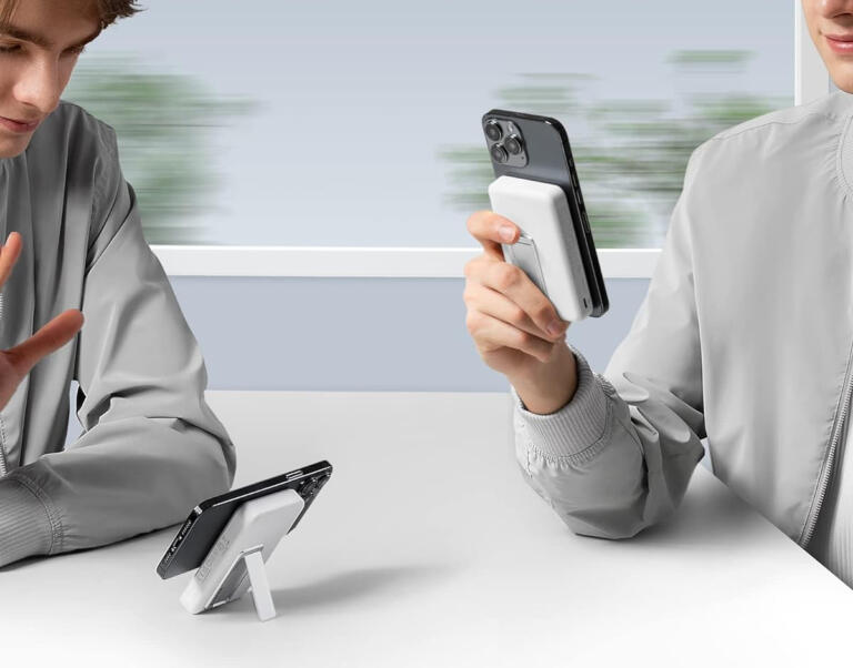 Anker's Magnetic Battery Pack Charges iPhone Wirelessly On The Go! 30% OFF 1