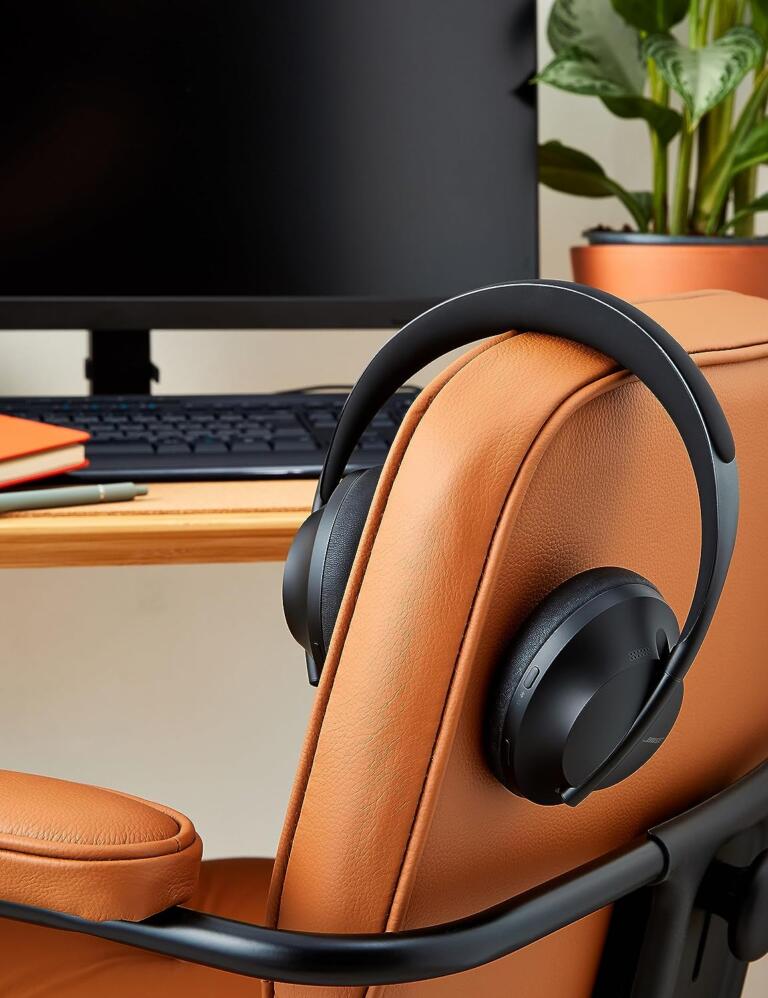 Bose's wireless noise-canceling Headphones 700 are now available starting at $229 with free shipping 9 Bose's wireless noise-canceling Headphones 700 are now available starting at $229 with free shipping 9