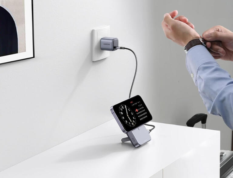 UGREEN's 10,000mAh Battery Pack with Foldable Kickstand for iPhone currently $46, Save 34% 1