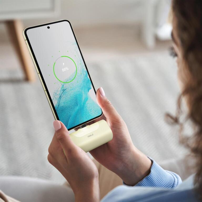 The iWALK 4500mAh USB C Portable Power Bank is now only $21.25 (down from $35) and is compatible with the iPhone 15 series 12
