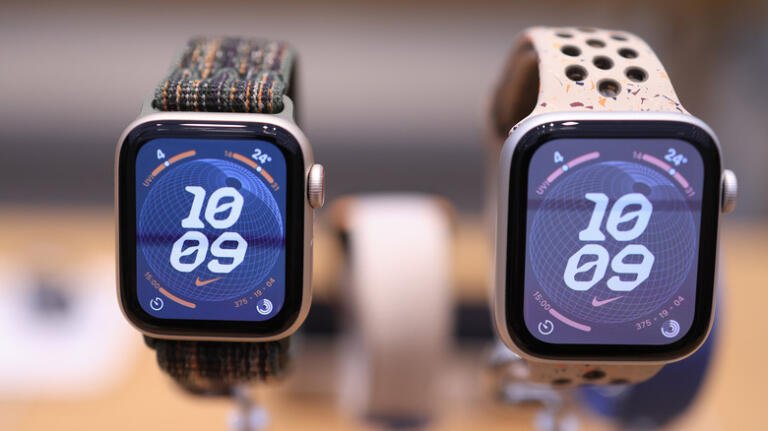 Save huge by opting to Apple Watch Series 8 that's on sale for $275 1