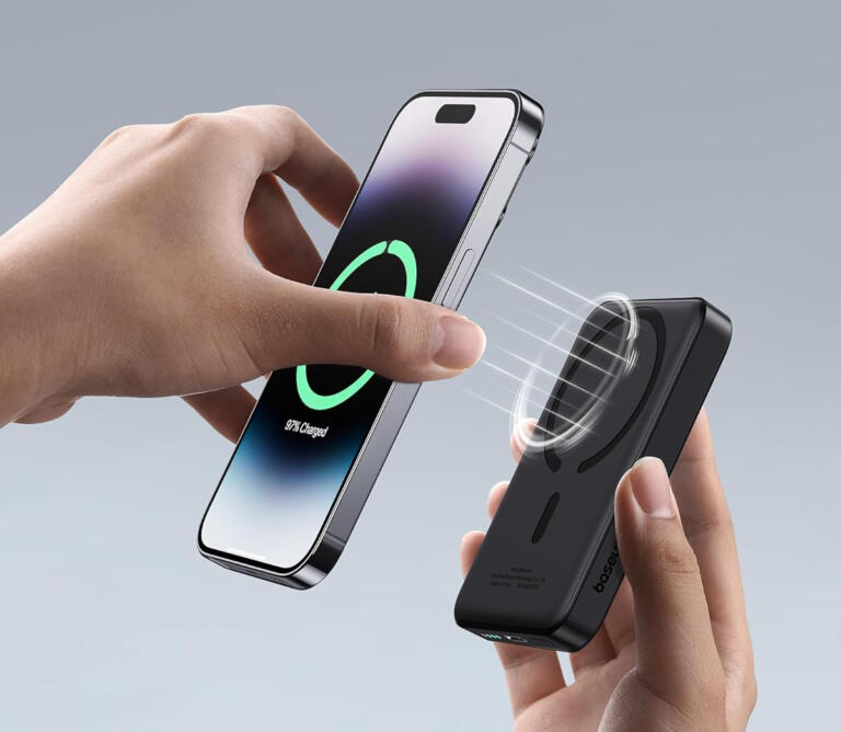 Just snap & starting charging your iPhone with Baseus magnetic power bank that's on sale for $32 2 Just snap & starting charging your iPhone with Baseus magnetic power bank that's on sale for $32 2