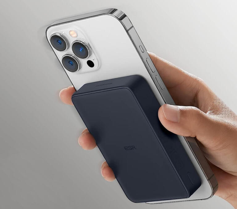 This discounted Magnetic power bank is just made for iPhone! 1 This discounted Magnetic power bank is just made for iPhone! 1