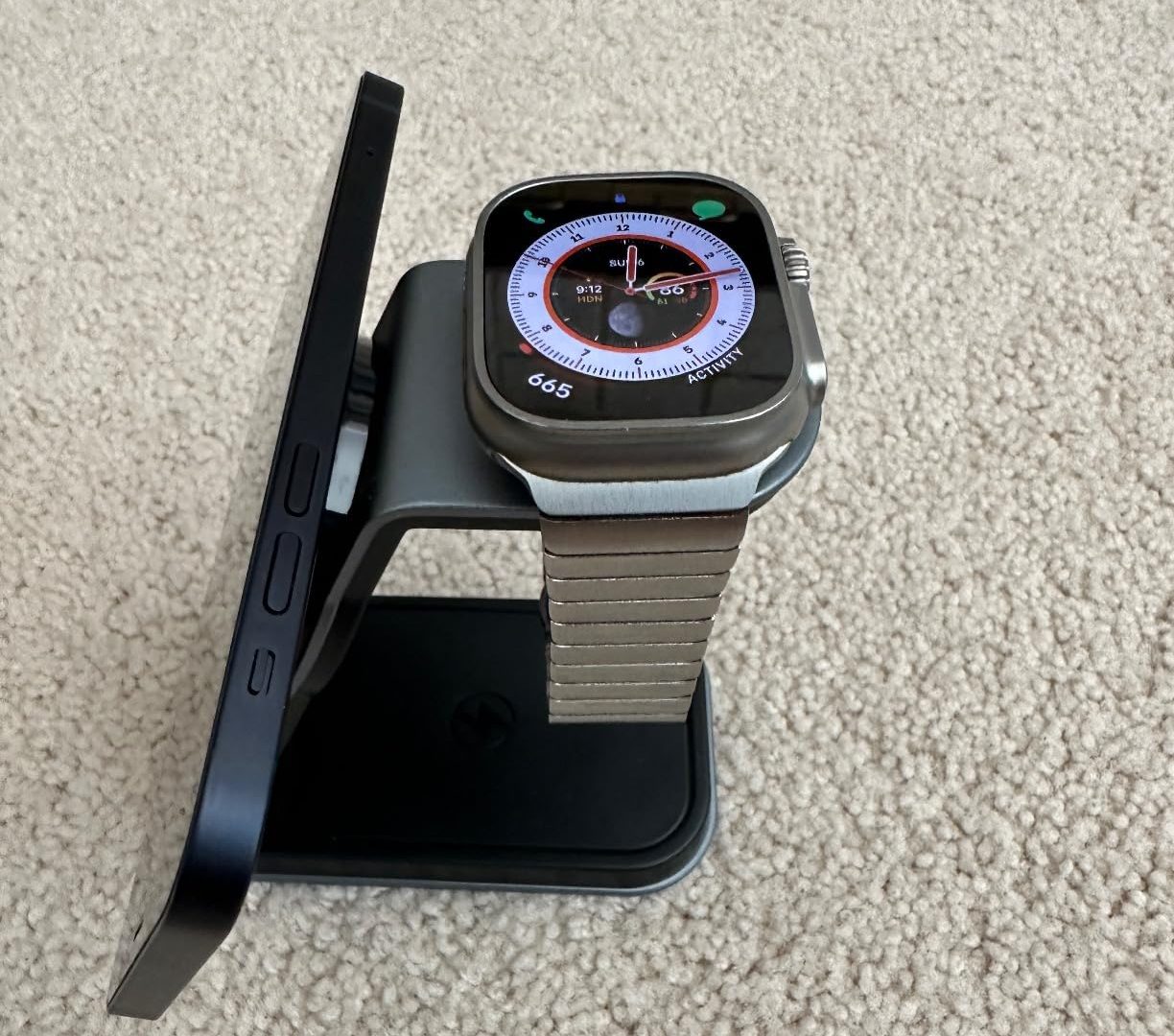 How Apple Users Simplify Device Charging With a 3-in-1 Foldable Station 1