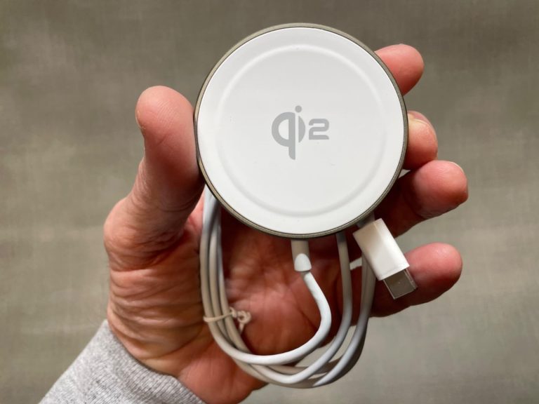 Exploring How iPhone Users Are Elevating Wireless Charging With Qi2 Magnetic Pads 10