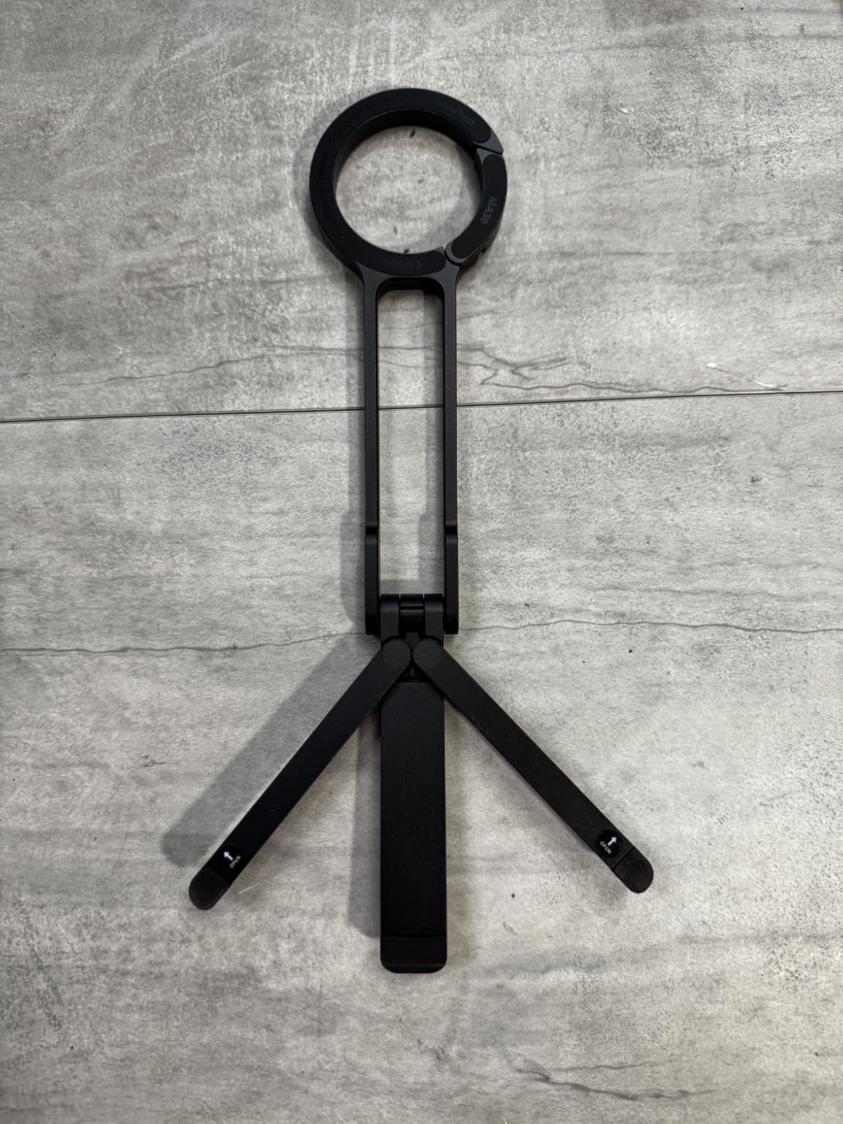 Next-Level How Magnetic Tripods Revolutionize iPhone Photography and Apple Workflows 2