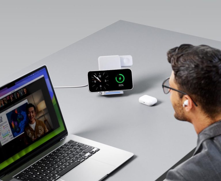Exploring How Apple Users Streamline Charging With a 3-in-1 Foldable Dock 20