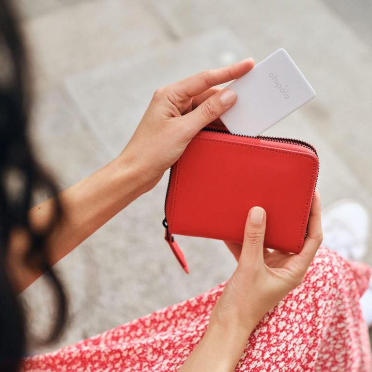 Apple Users Are Noticing This Smart Wallet Tracker: Chipolo Card Point – 49% Off! 1