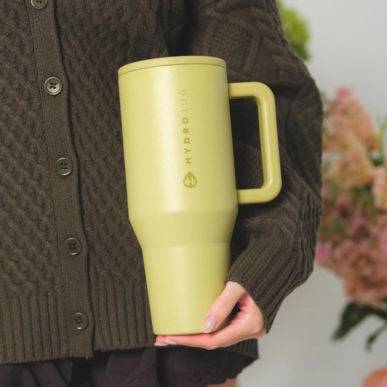 HydroJug Traveler: An Essential 40oz Bottle for Your Apple Lifestyle 9 HydroJug Traveler: An Essential 40oz Bottle for Your Apple Lifestyle 8