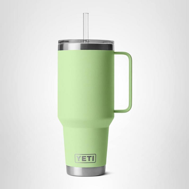YETI Rambler 42 oz Tumbler: Practical Hydration for Your Apple Setup 1