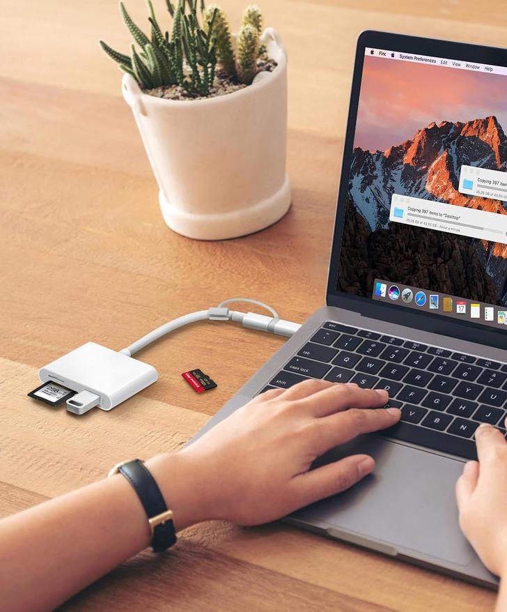 Portable AkHolz SD Card Reader: Essential for iPhone & iPad Users 1